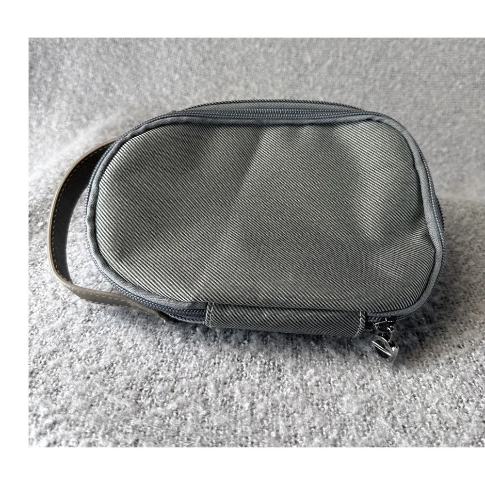 Bvlgari Toiletry Bag‎ Unisex Grey Luxury Travel Emirates First Class Amenity Kit